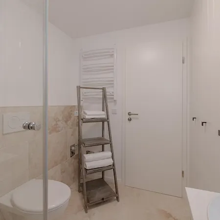 Baileys Hues Apartment